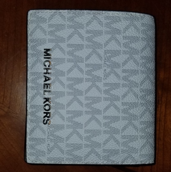 Michael Kors Wallet - Picture 3 of 3